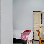 Oyo 92721 Planet Guest House Syariah