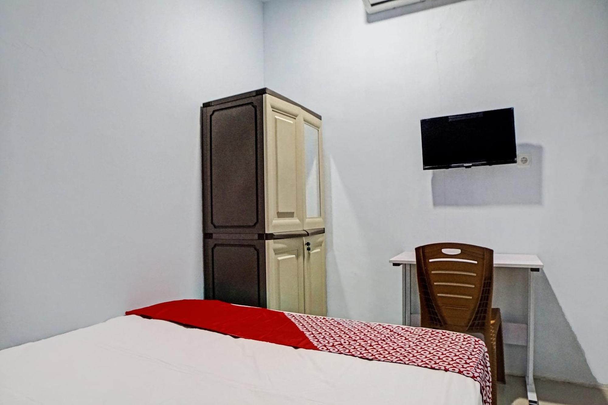 Oyo 92721 Planet Syariah Hotel 2*