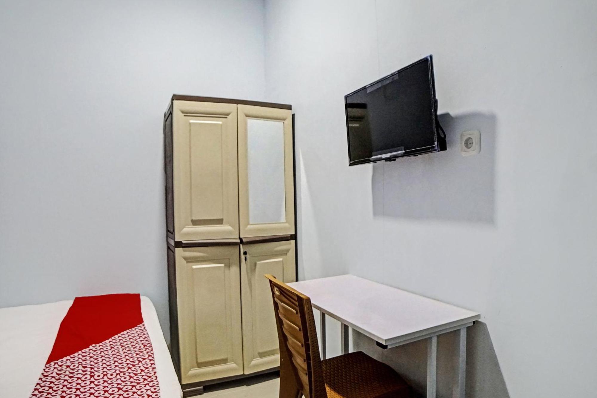 Oyo 92721 Planet Syariah Hotel