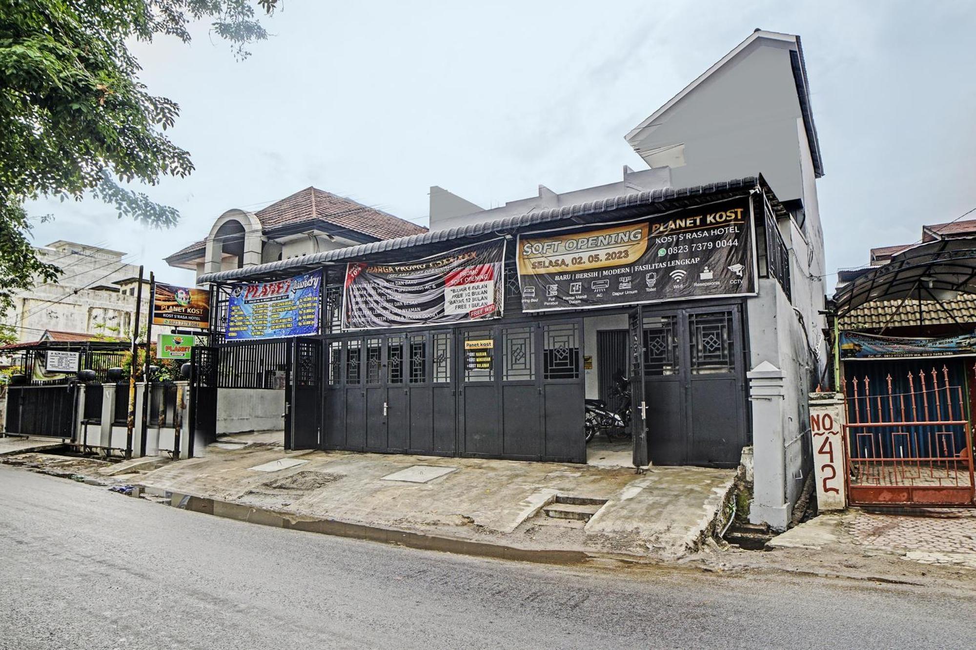 Hotel Oyo 92721 Planet Syariah